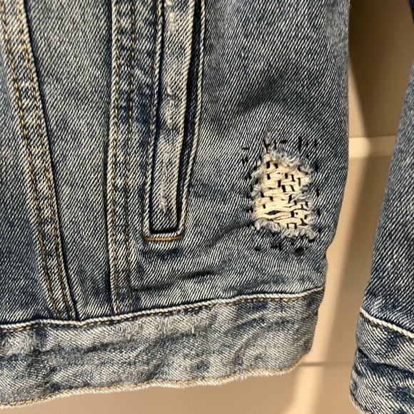 Wild Fable Super Oversized Denim Trucker Jacket Sz XS Distressed + Embroidered - Picture 3 of 9